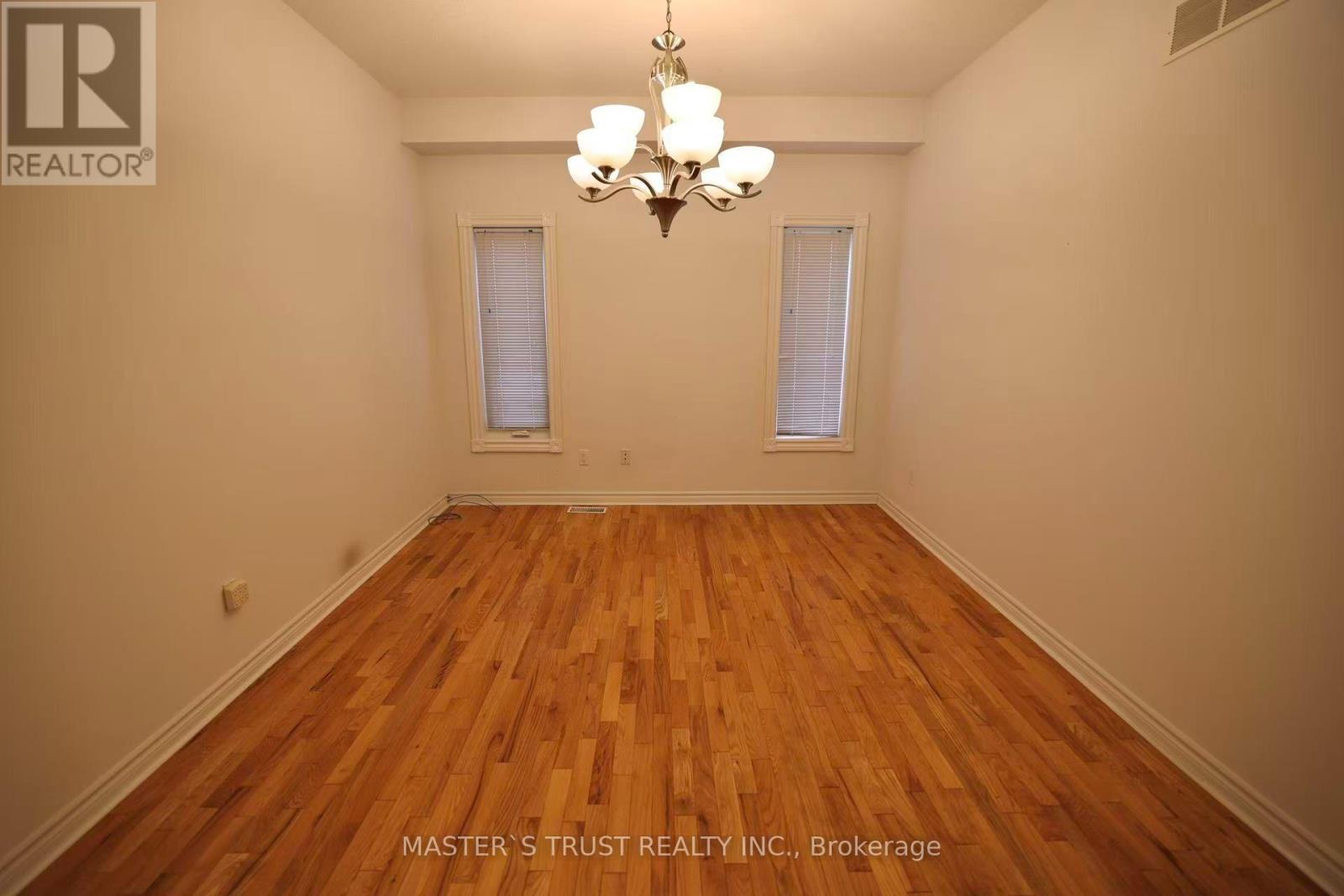 7 WESTRA DRIVE - 20