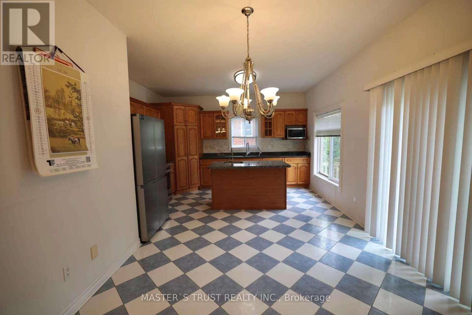 7 WESTRA DRIVE - 11