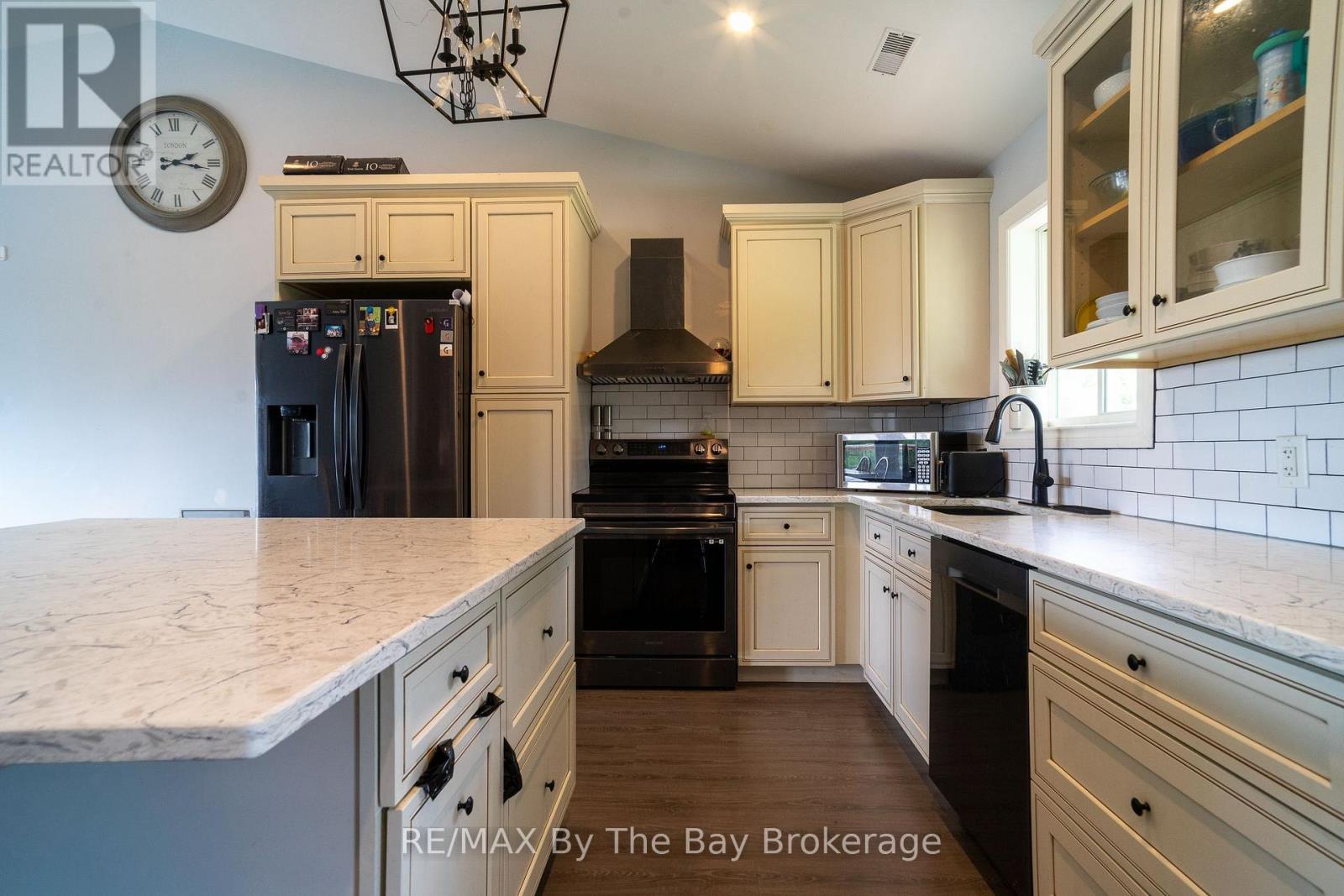 444557 Concession 8 Road — photo 12