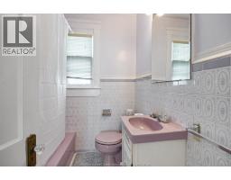 455 Curry, Windsor, ON N9B2B8 Photo 12