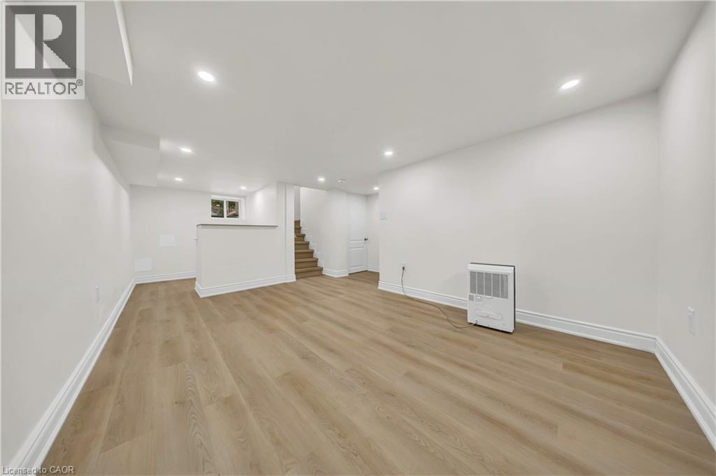 188 Courtland Avenue East — photo 31