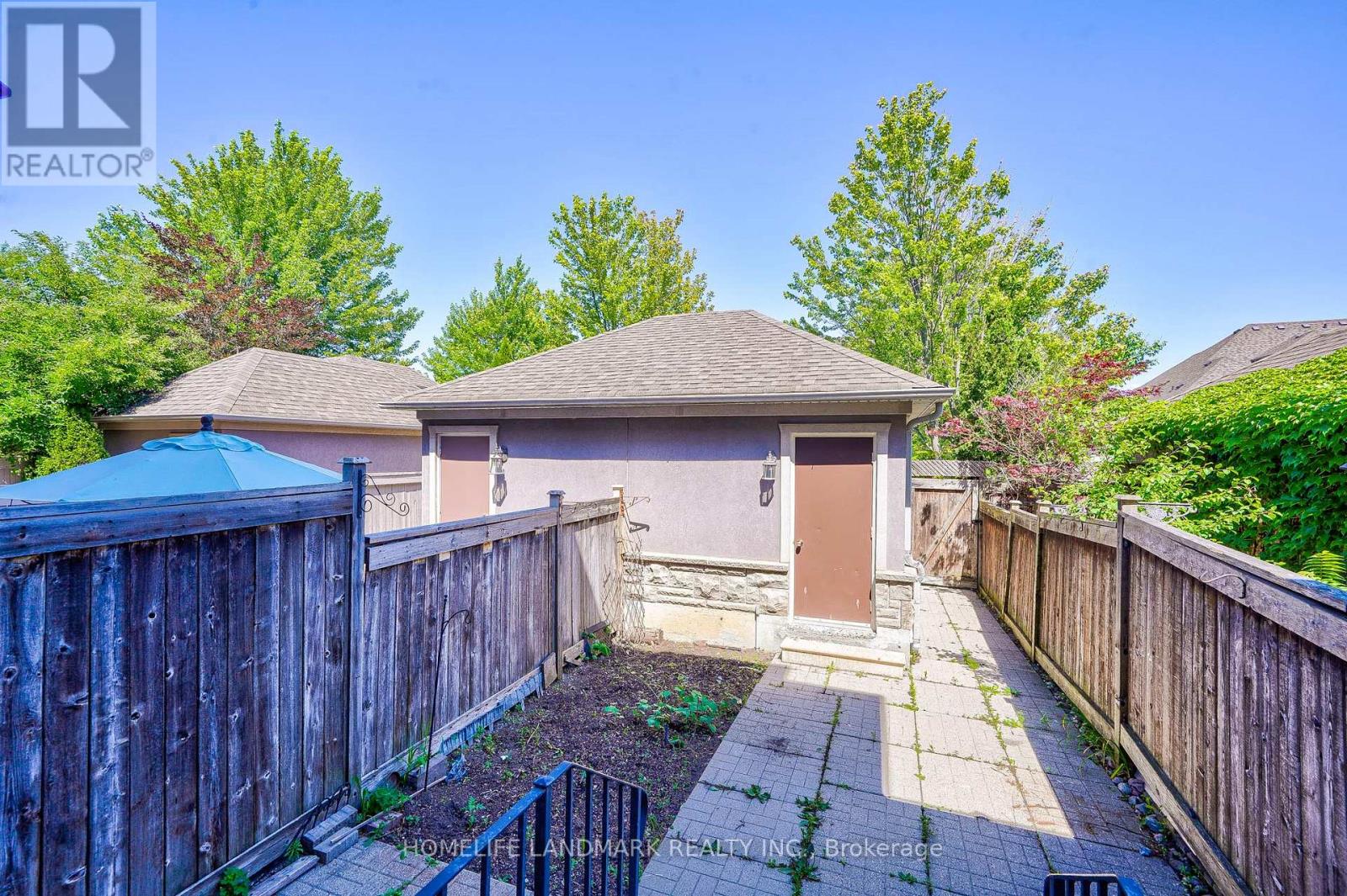 9051 Yonge Street — photo 15