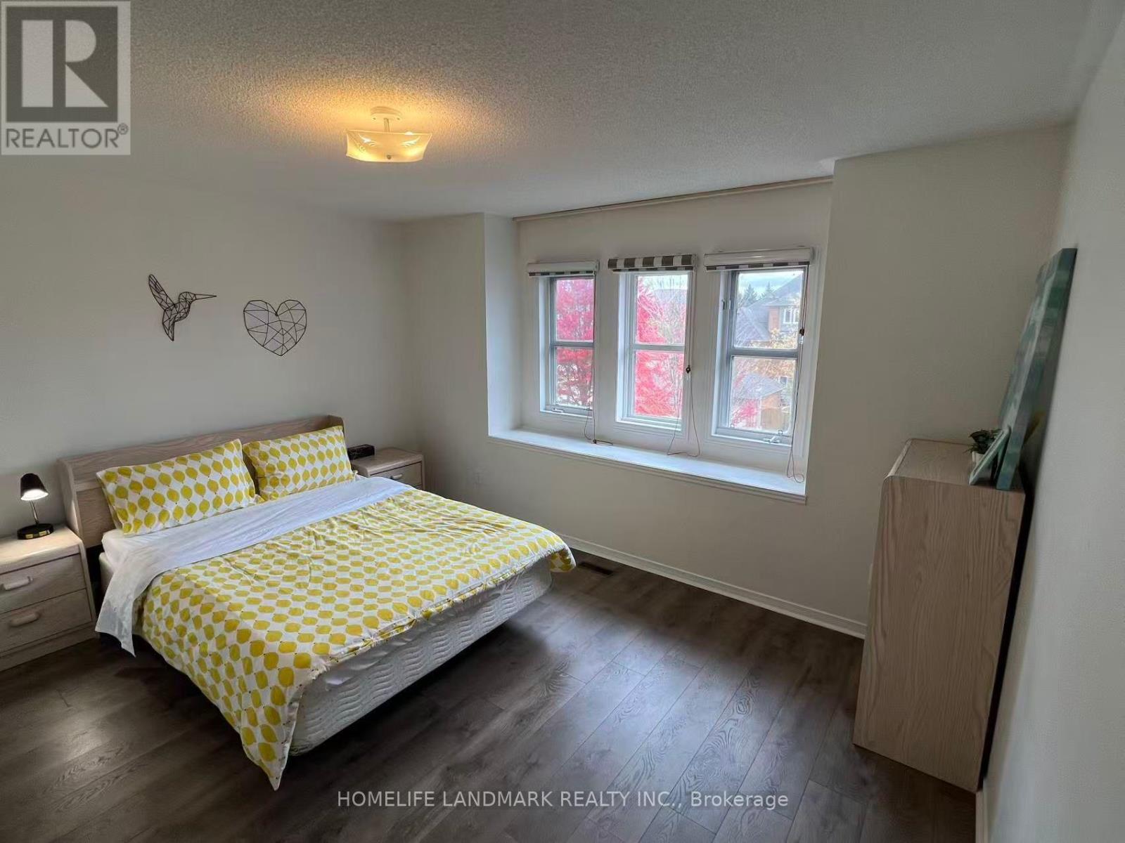 9051 Yonge Street — photo 8