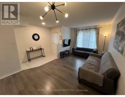 Bedroom 2 - 9051 Yonge Street, Richmond Hill, ON L4C0L2 Photo 6