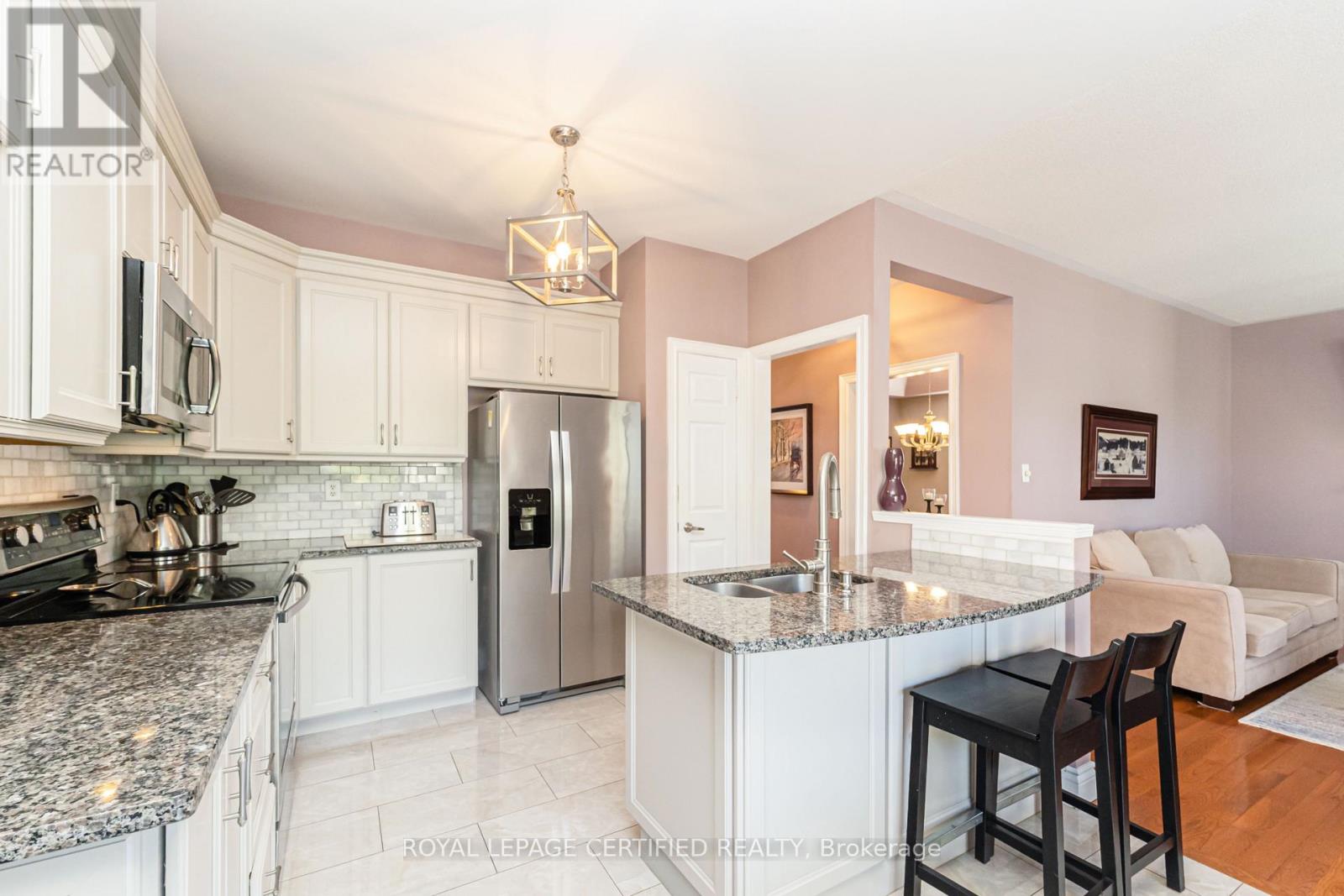 6 Collingwood Avenue, Brampton, ON photo 12