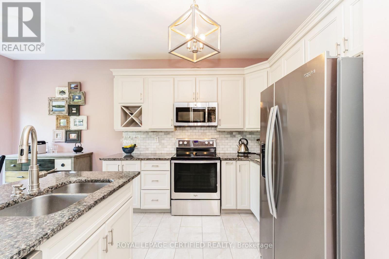 6 COLLINGWOOD AVENUE - 16