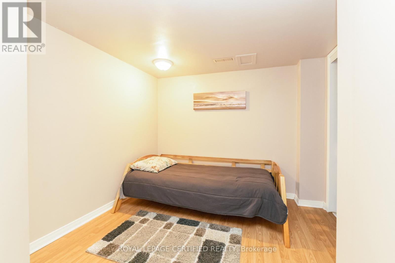 6 Collingwood Avenue, Brampton, ON photo 30