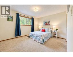 15 Uxbridge Crescent, Kitchener, ON N2E2S2 Photo 14