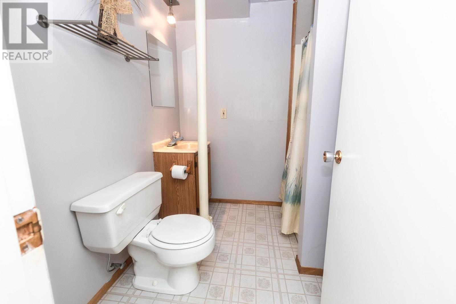 29 Routledge Ave — photo 25