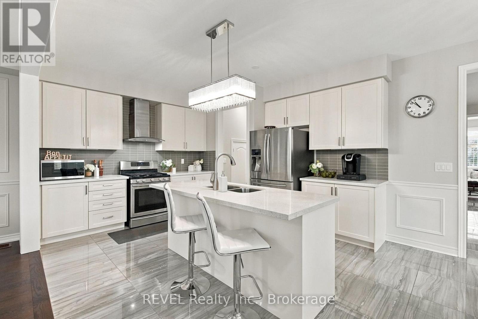 127 Cathedral Drive, Whitby, ON photo 10