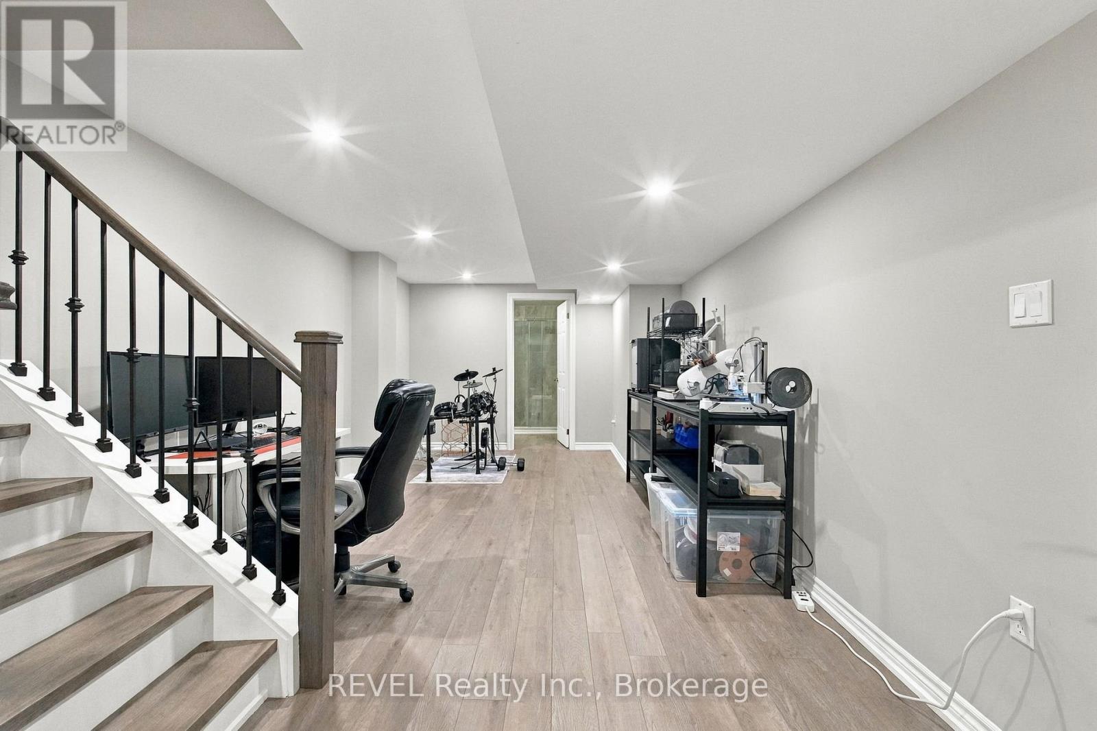 127 Cathedral Drive, Whitby, ON photo 35