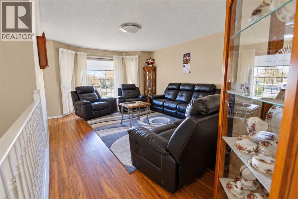 509 1 Street E, Barnwell — photo 5