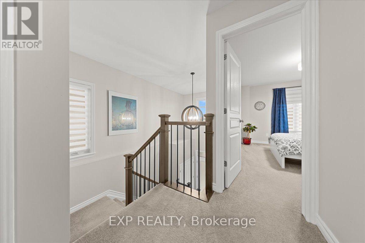 328 Serenade Crescent — photo 17