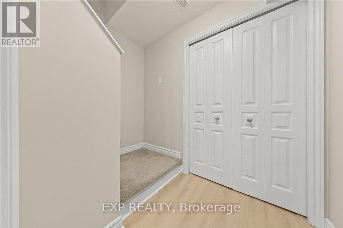 328 Serenade Crescent — photo 25