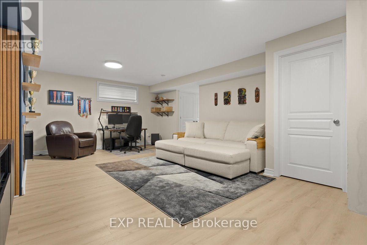 328 Serenade Crescent — photo 28