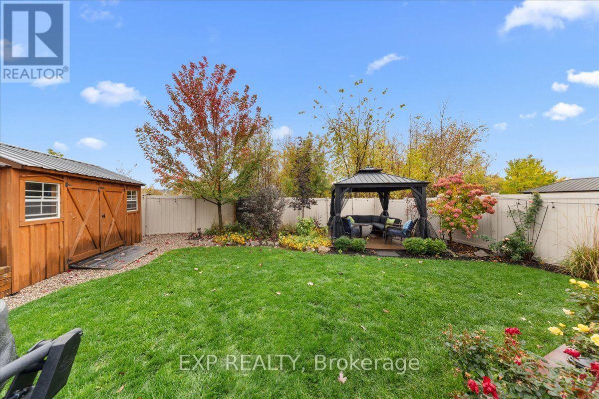 328 Serenade Crescent — photo 36