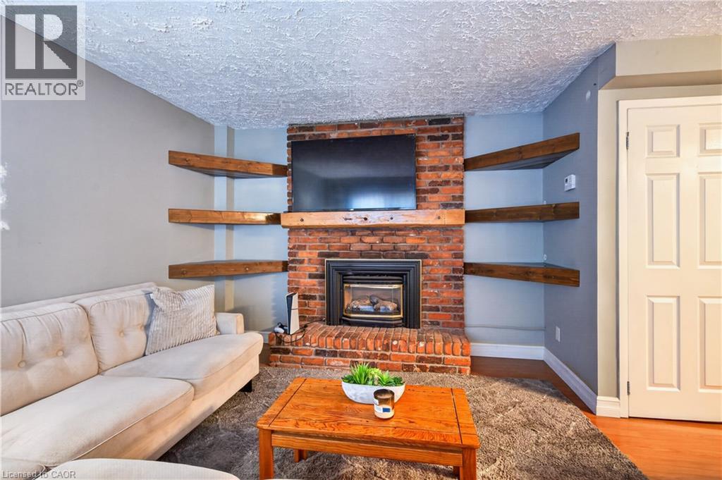 10 Maple Avenue — photo 16