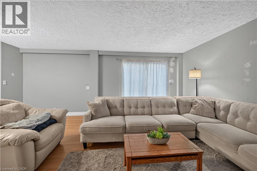 10 Maple Avenue — photo 17