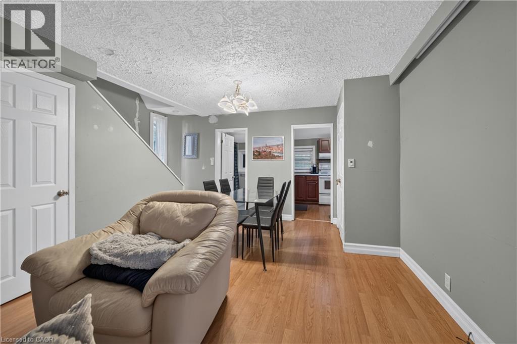 10 MAPLE Avenue - 19