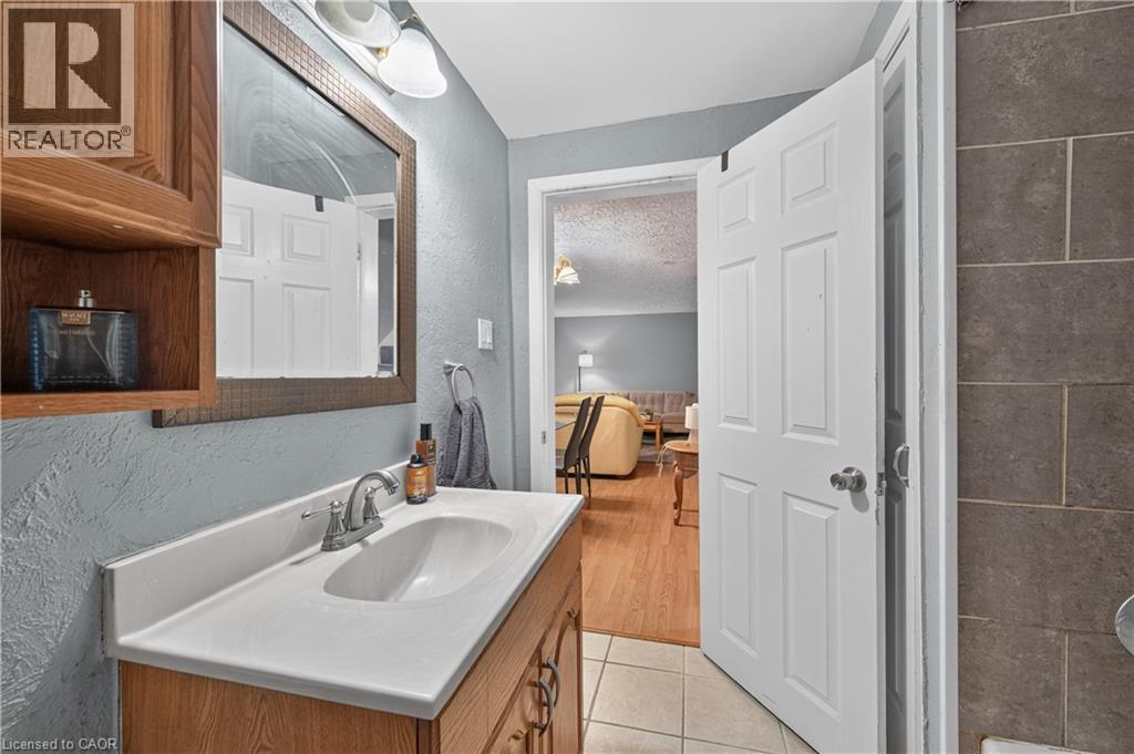10 MAPLE Avenue - 21
