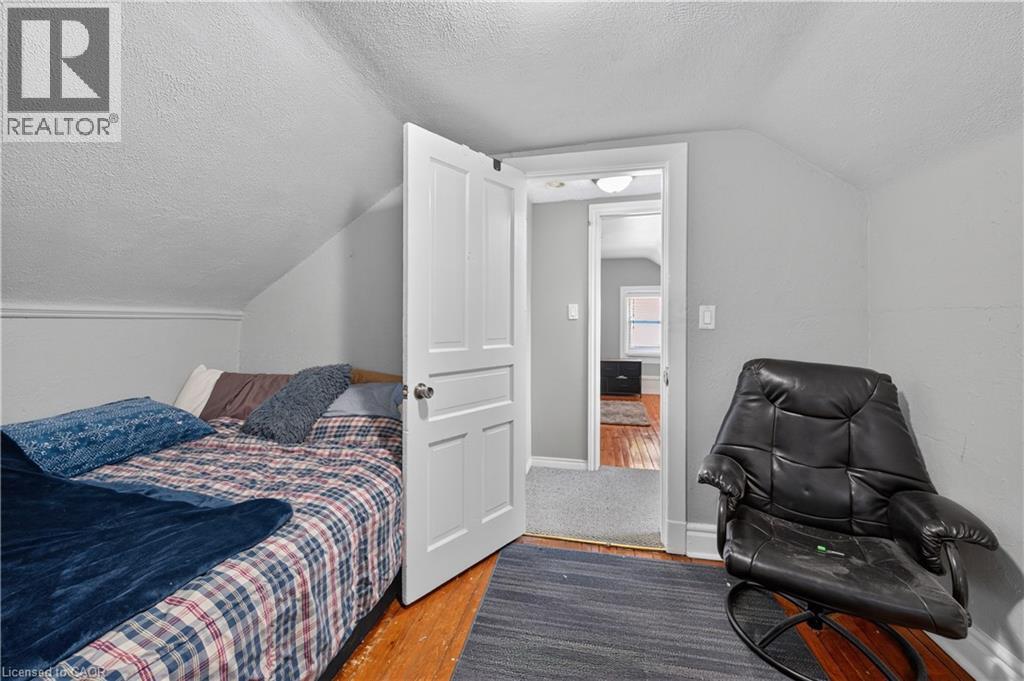 10 MAPLE Avenue - 26