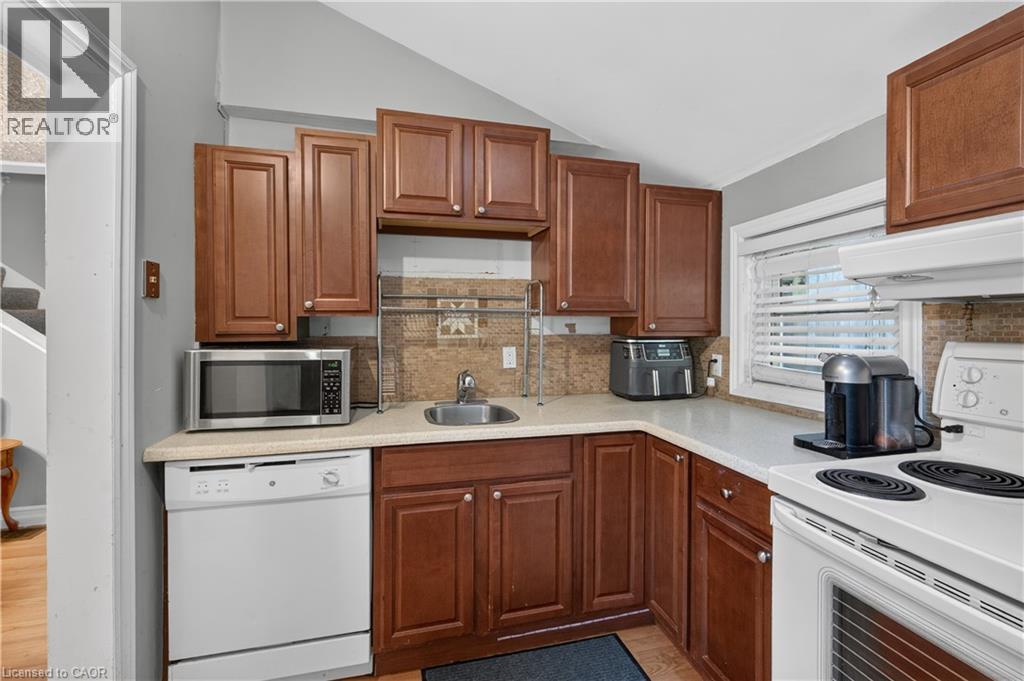 10 MAPLE Avenue - 8