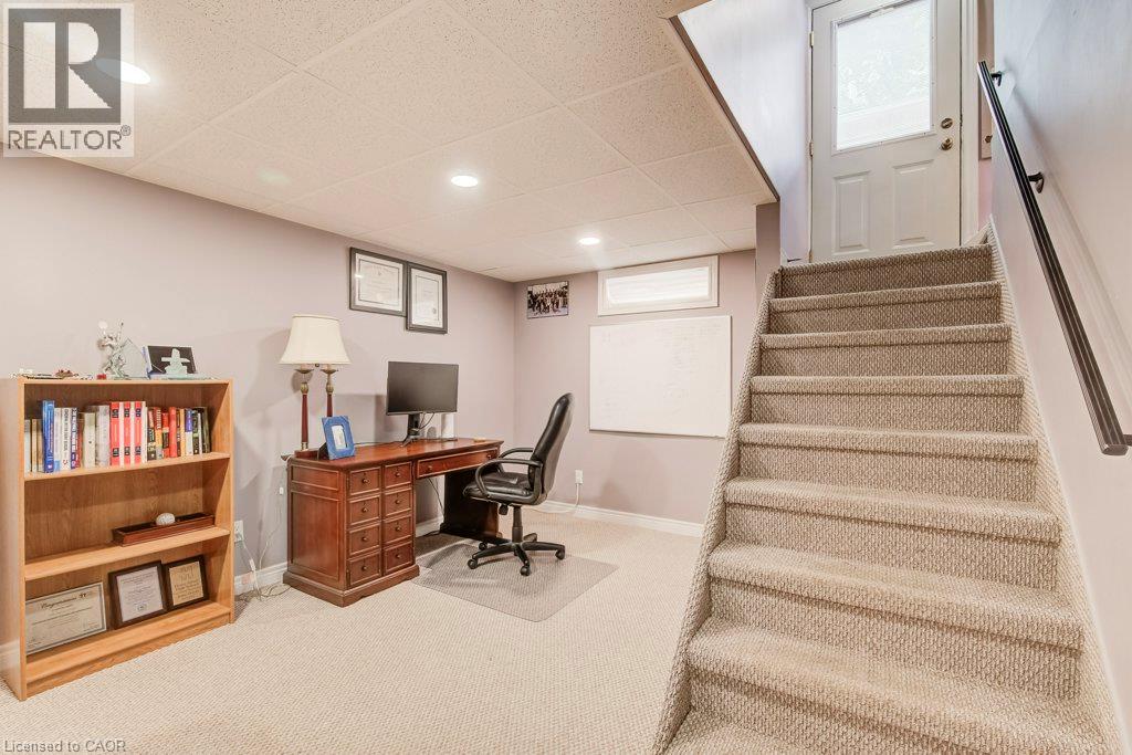 79 HOFFMAN Street - 26