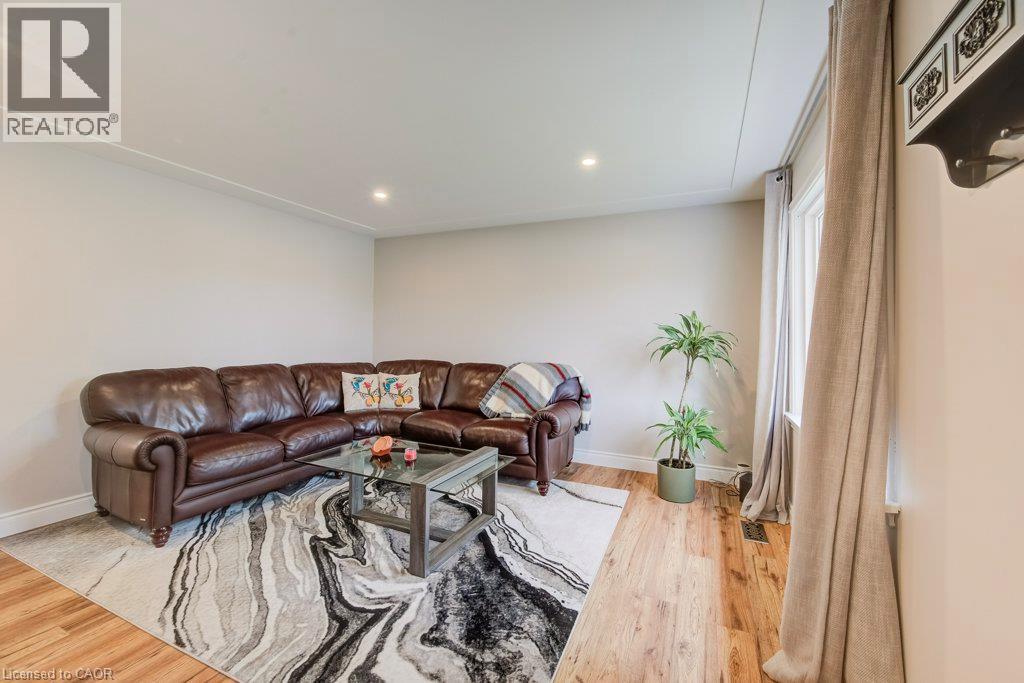 79 HOFFMAN Street - 9
