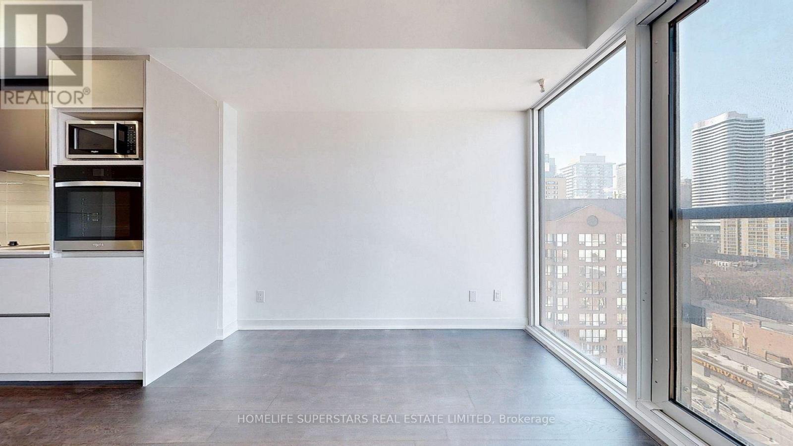 319 Jarvis Street — photo 13