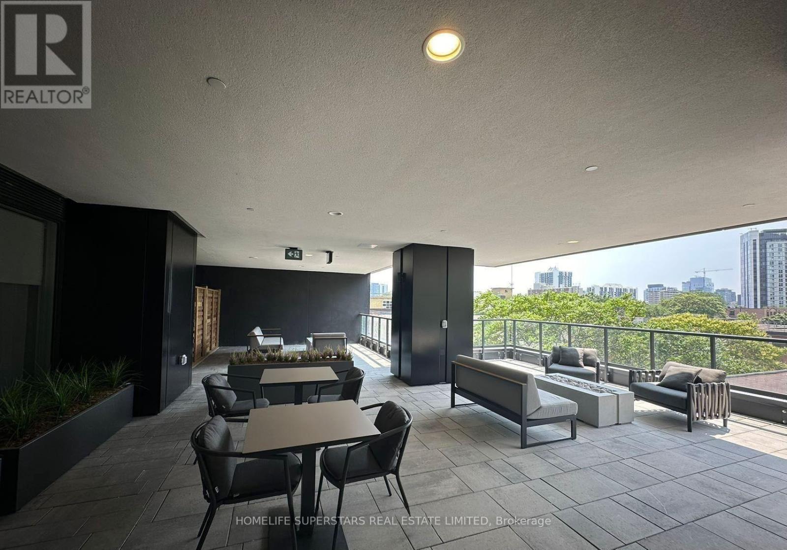 319 Jarvis Street — photo 31