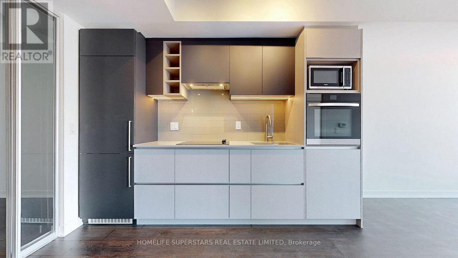 319 Jarvis Street — photo 8
