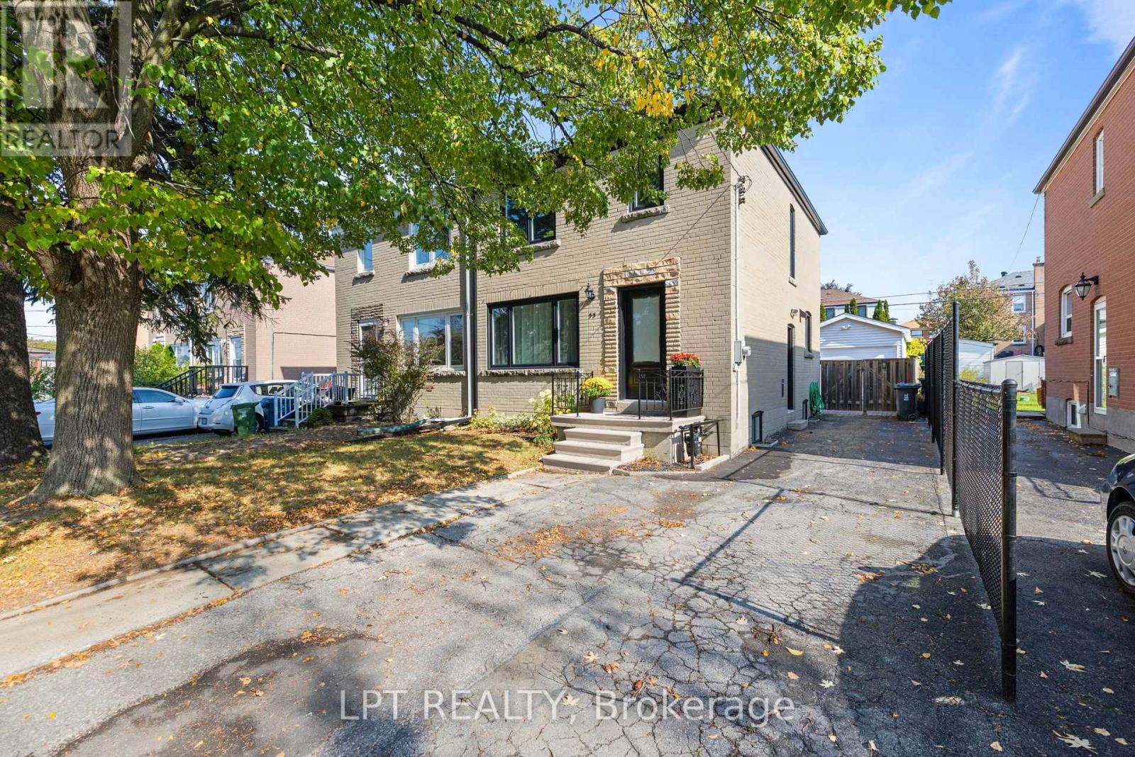 55 Laurel Avenue, Toronto, ON photo 2