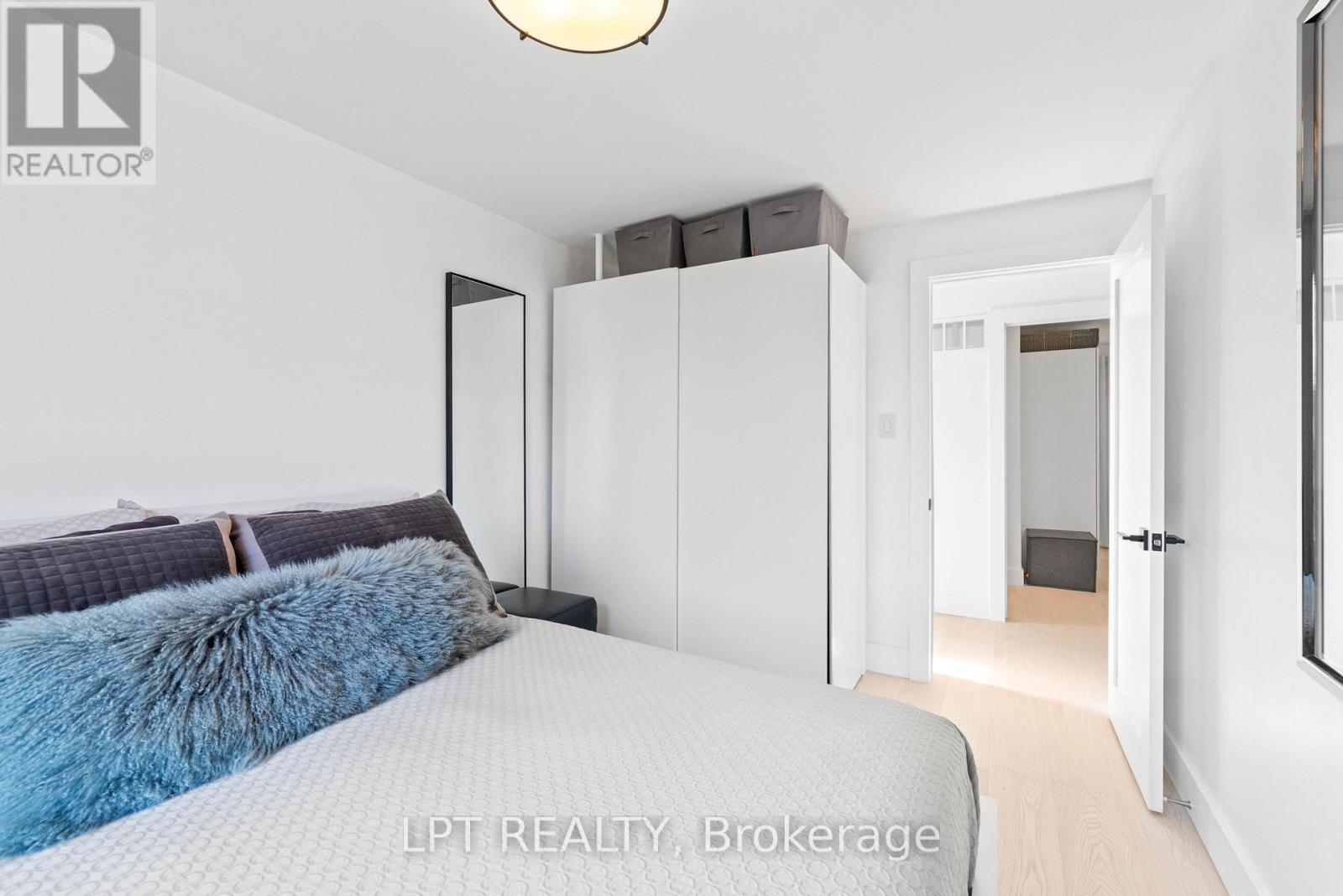 55 Laurel Avenue, Toronto, ON photo 25