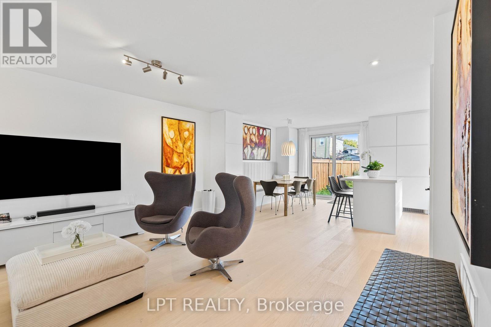 55 Laurel Avenue, Toronto, ON photo 7