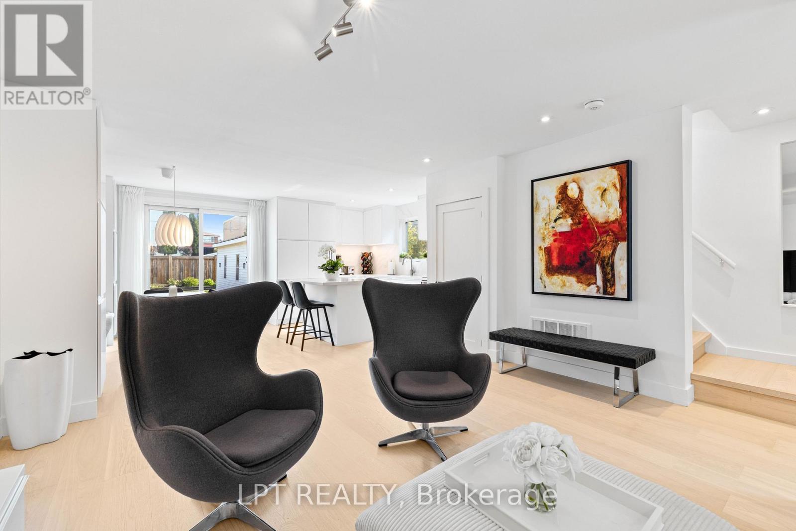 55 Laurel Avenue, Toronto, ON photo 8