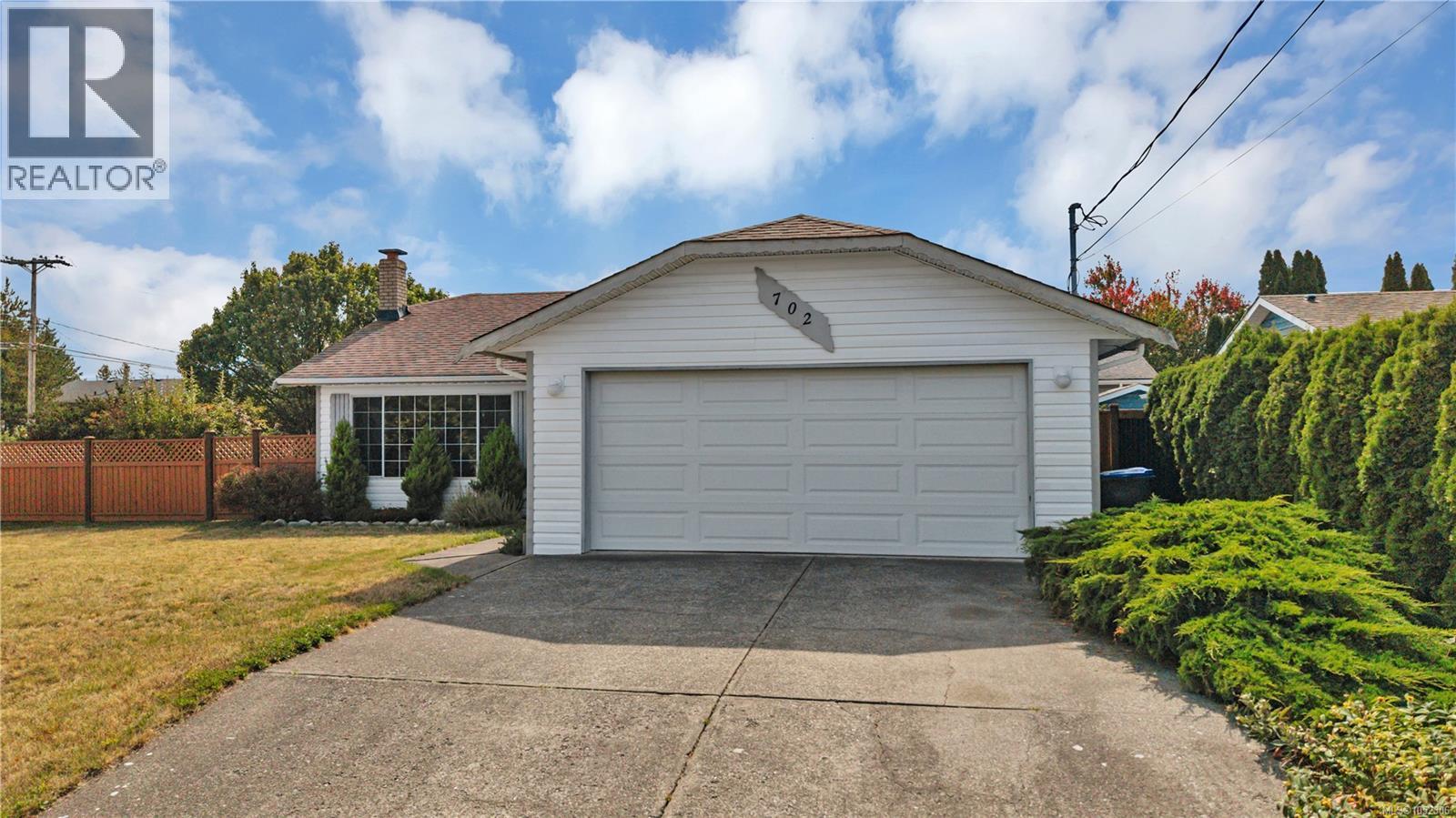 702 Forsyth Ave - 3