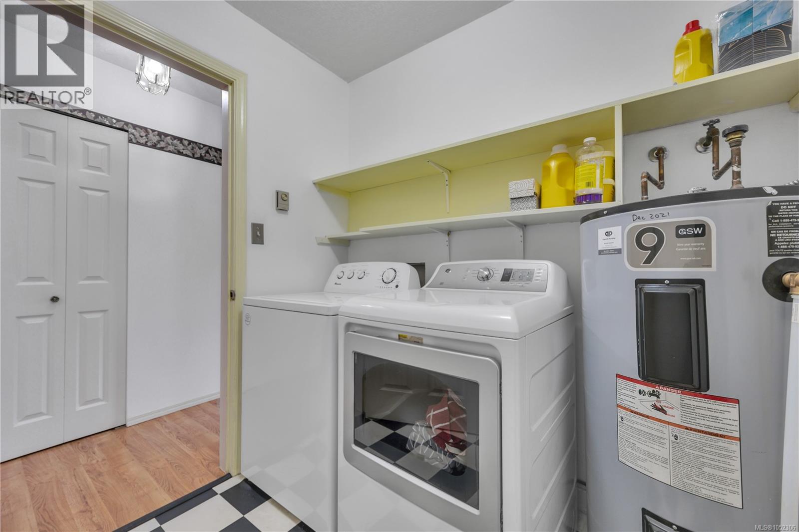 702 Forsyth Ave - 33