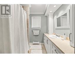 49 Brooklyn Avenue thumbnail 16