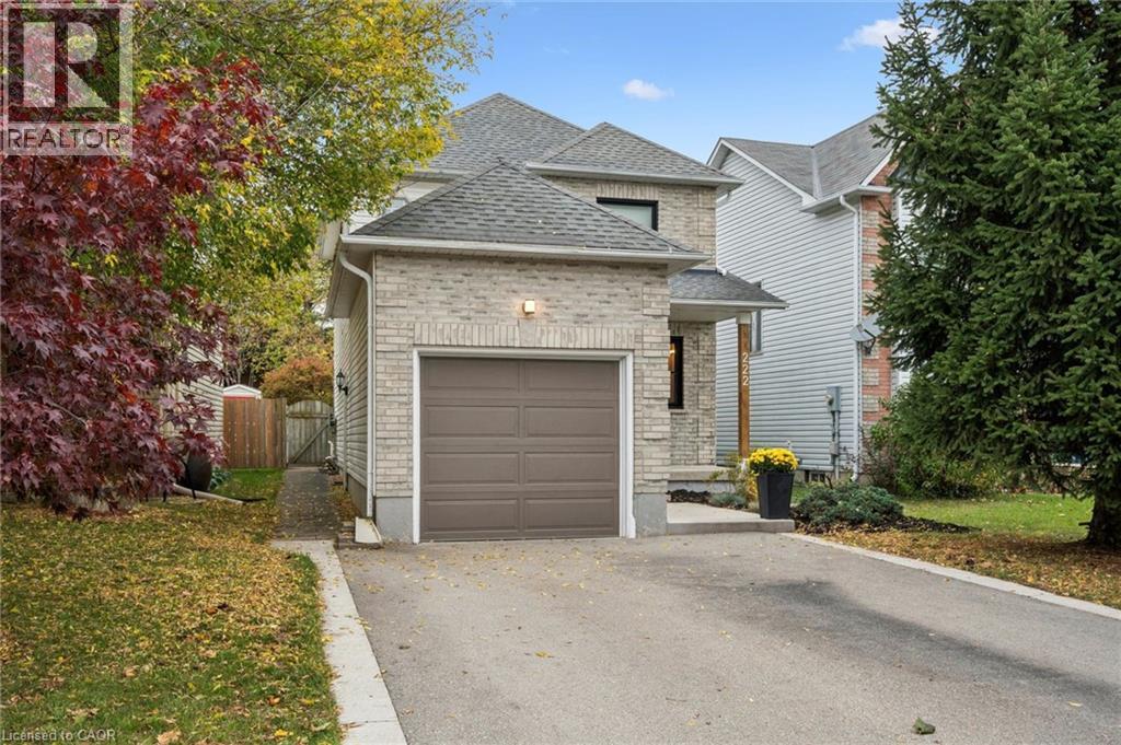 222 INGLIS Street — photo 3