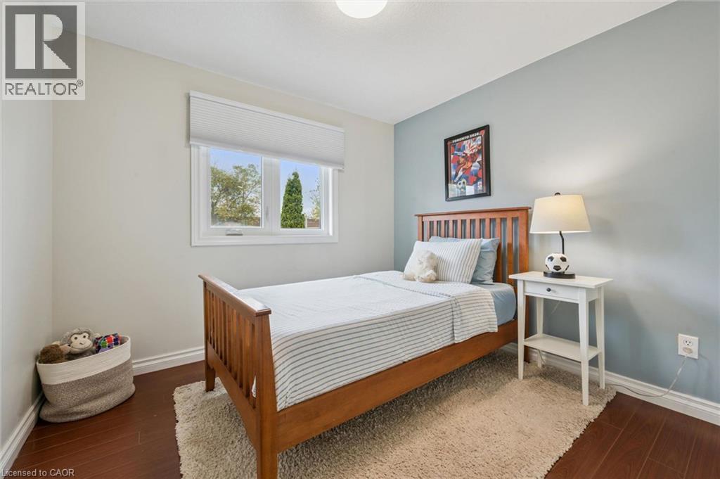 222 Inglis Street — photo 18