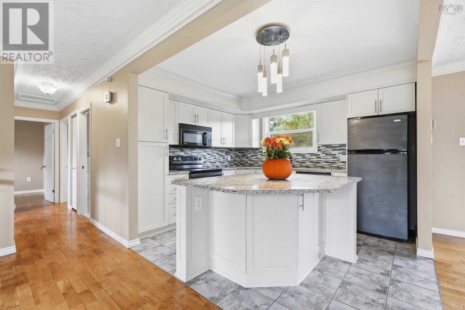 49 Mayflower Avenue - 5