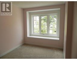 208 Harding Park Street, Newmarket, ON L3Y0E3 Photo 10