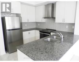 208 Harding Park Street, Newmarket, ON L3Y0E3 Photo 9