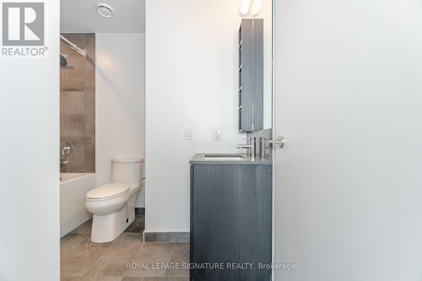 7890 Jane Street — photo 20
