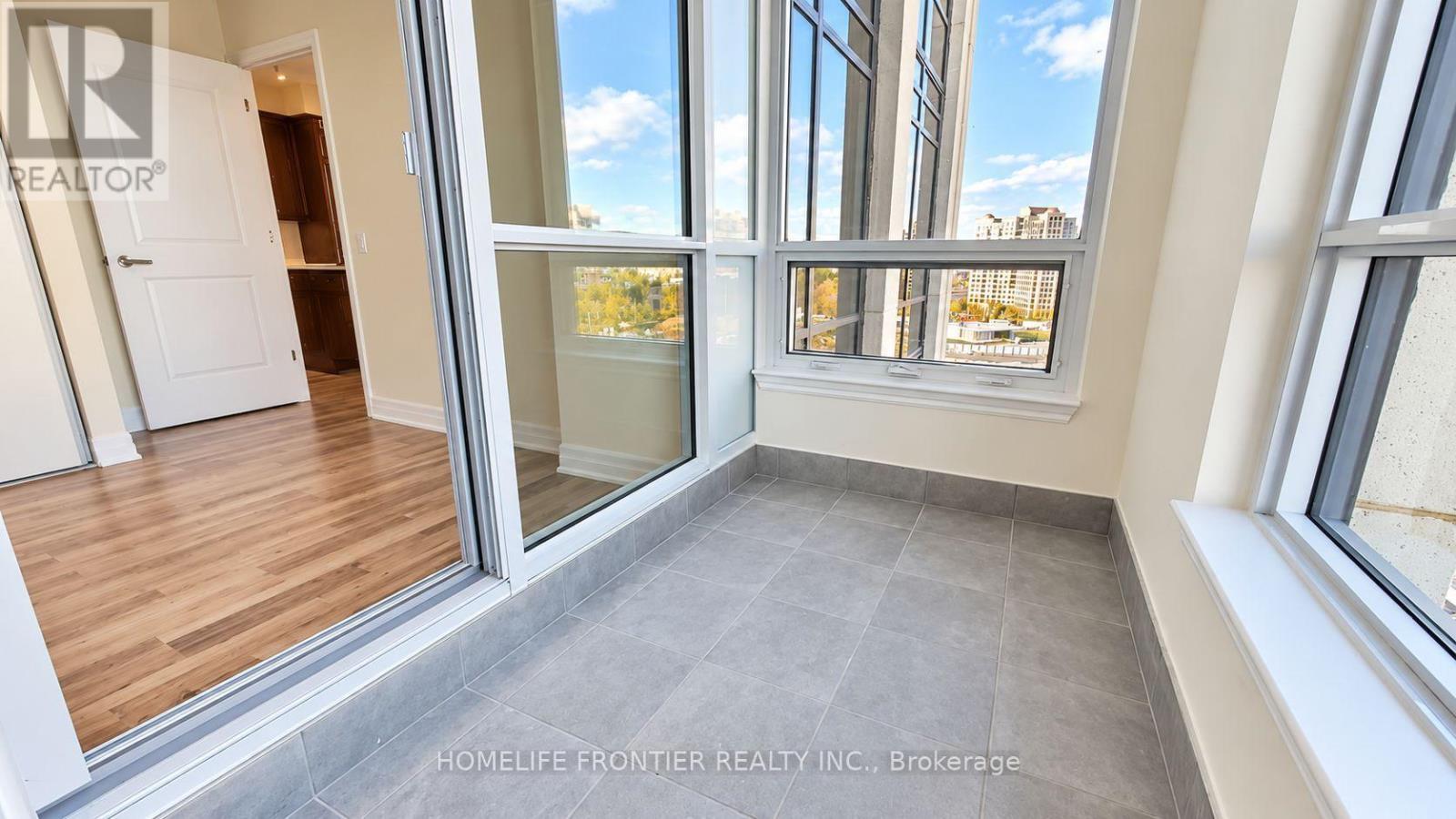 9085 Jane Street — photo 11