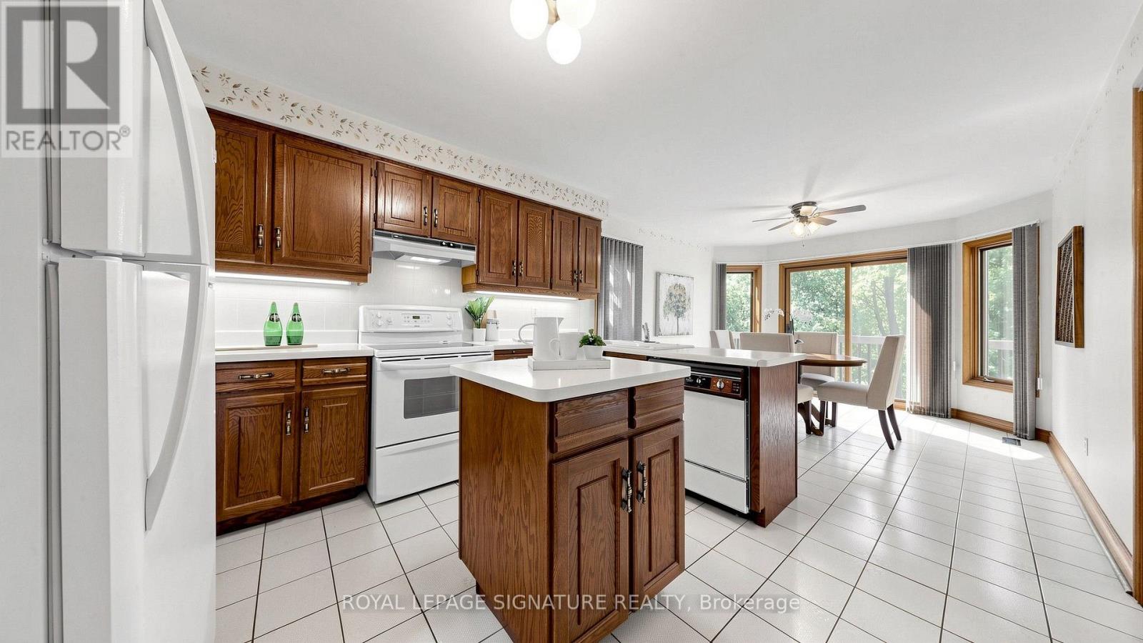 8 Royal Garden Boulevard, Vaughan, ON photo 14