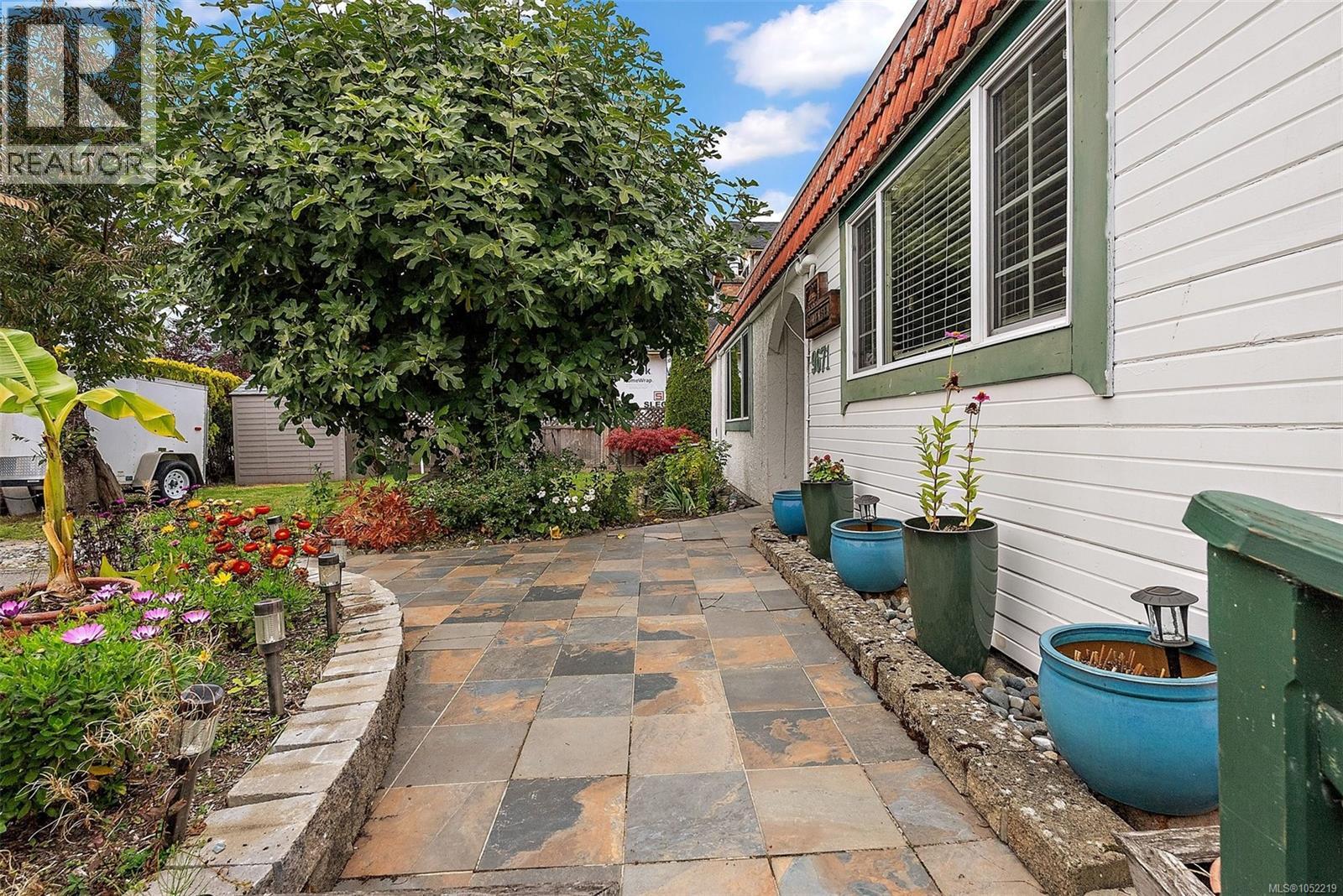 9671 Sixth St - 3