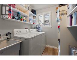 9671 Sixth St, Sidney, BC V8L2W4 Photo 23