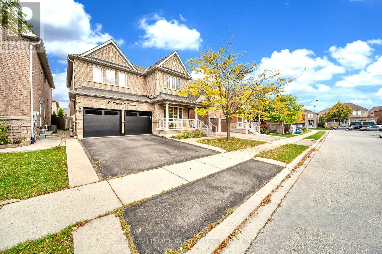 36 Humbolt Crescent, Brampton, ON photo 2