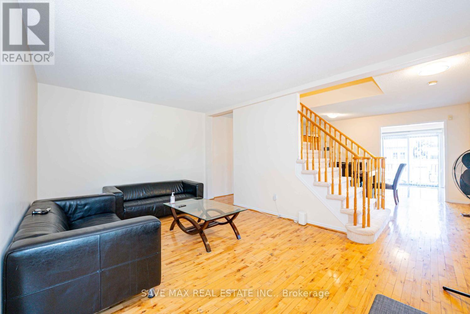 1 Kitto Court — photo 7